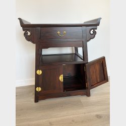 skab med to l�ger og afl�ggerum