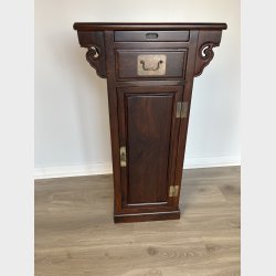 Skab med skuffe og 1 l�ge