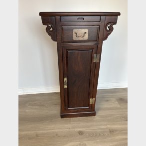 Skab med skuffe og 1 l�ge