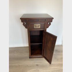 Skab med skuffe og 1 l�ge