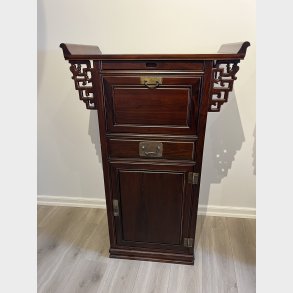 Skab med sekret�rl�ge, bred model