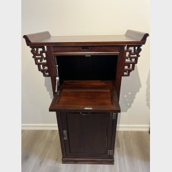 Skab med sekret�rl�ge, bred model