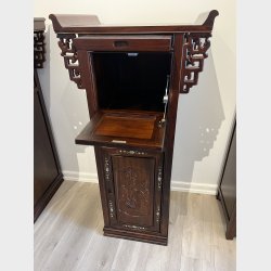 Skab med sekret�rl�ge og intarcia