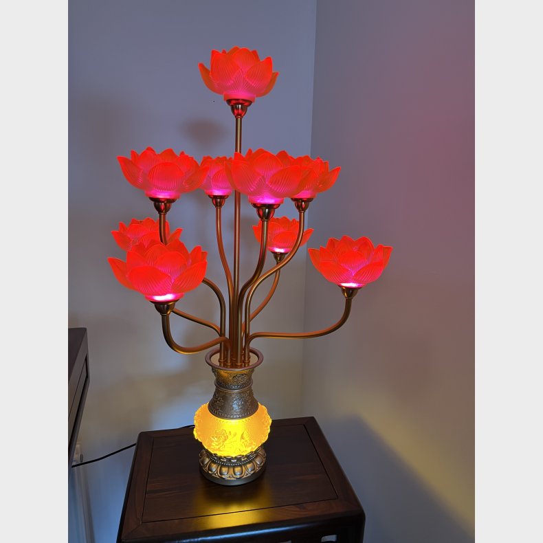 Lotus lampe s�lges som par (2 stk)