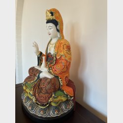 Buddha statue bemalet Jade