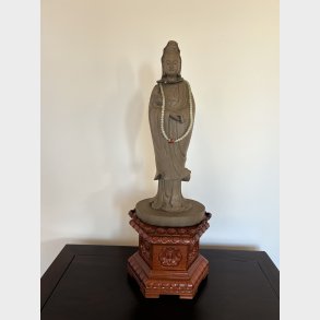 Buddhastatue i tr�